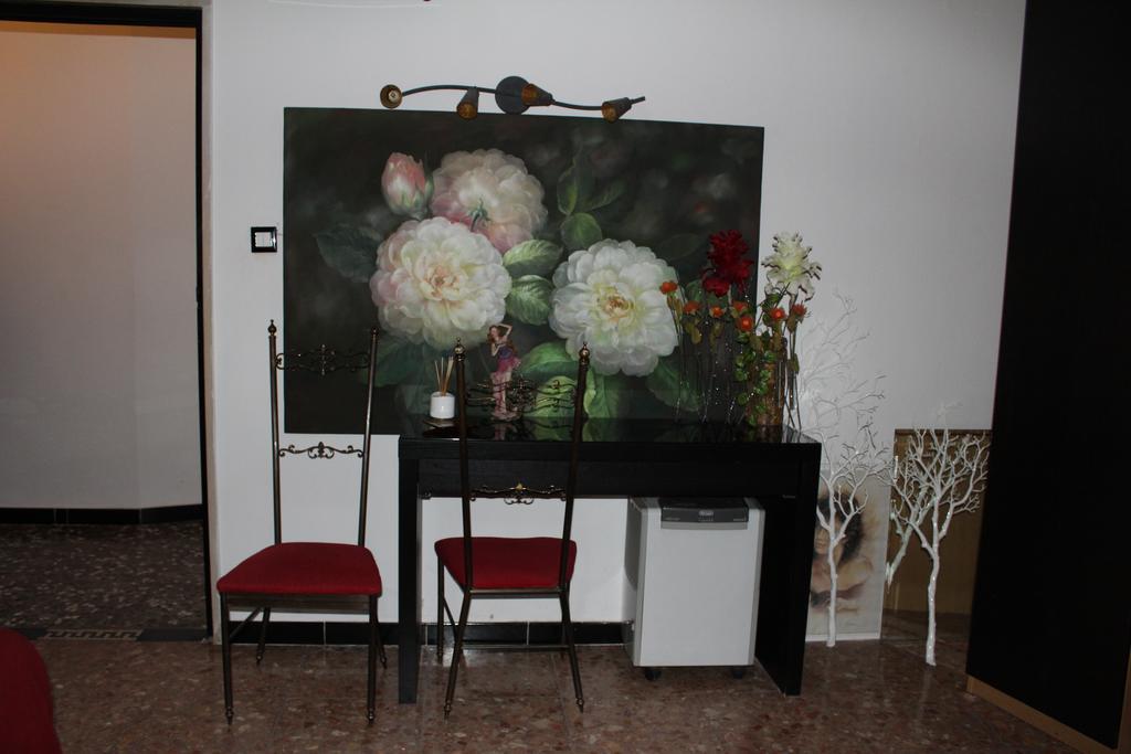 Flower Trani Esterno foto
